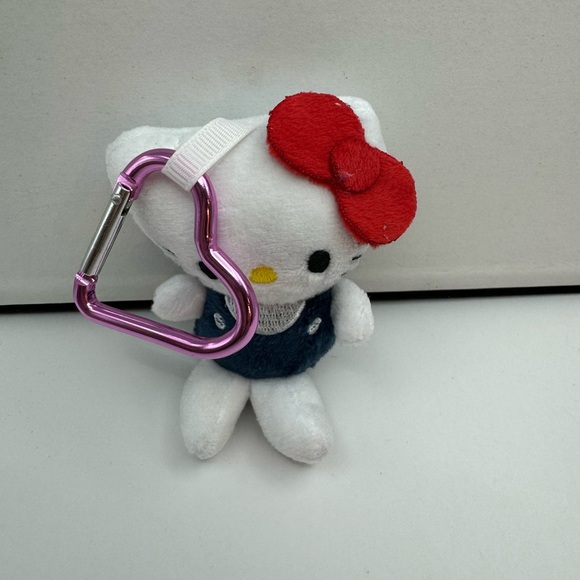 806- Soft Red, White, And Blue Kitty Plush Keychain With Pink Heart Shaped Metal - Picture 2 of 6